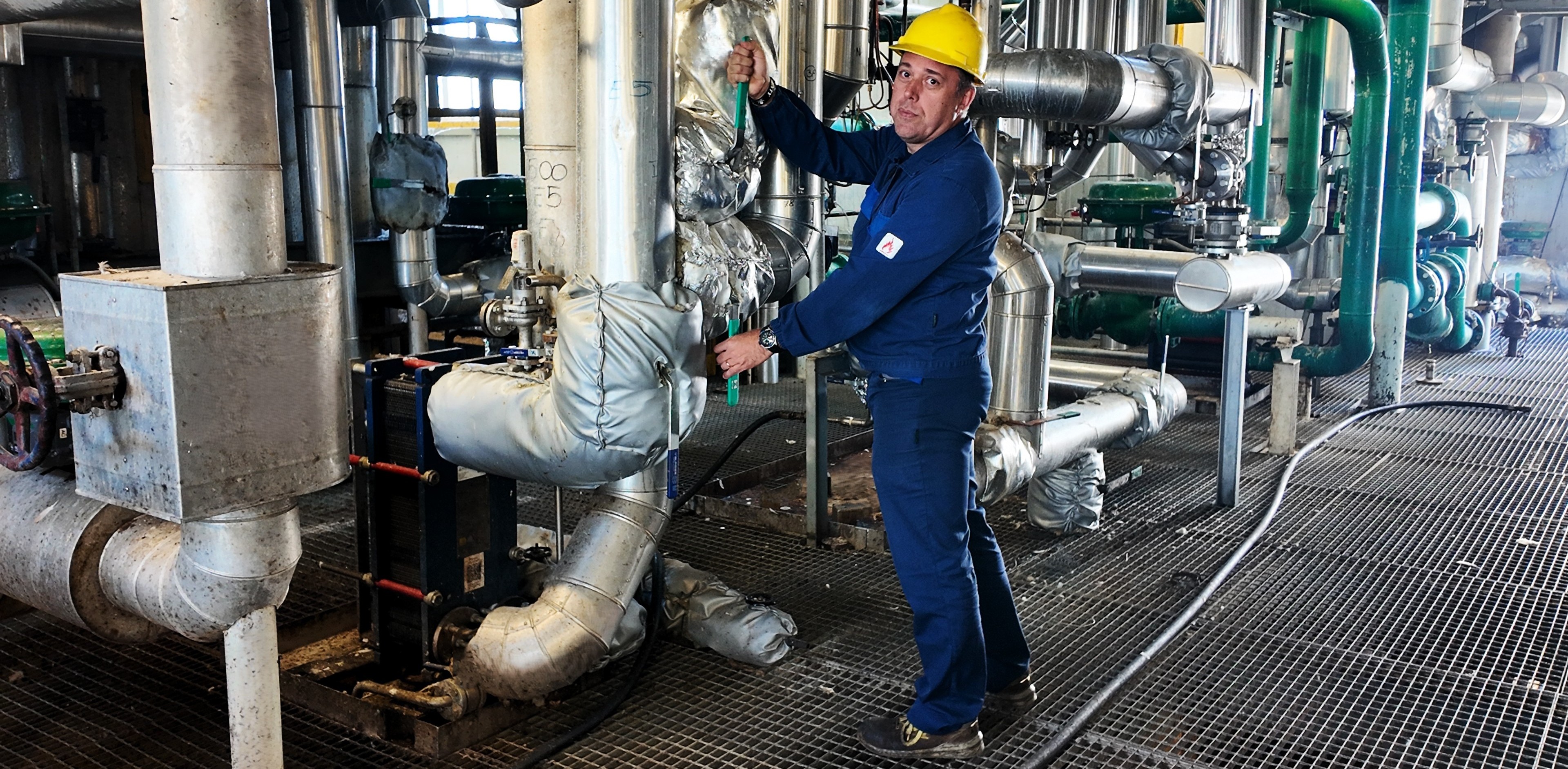 Degumming and metal depletion